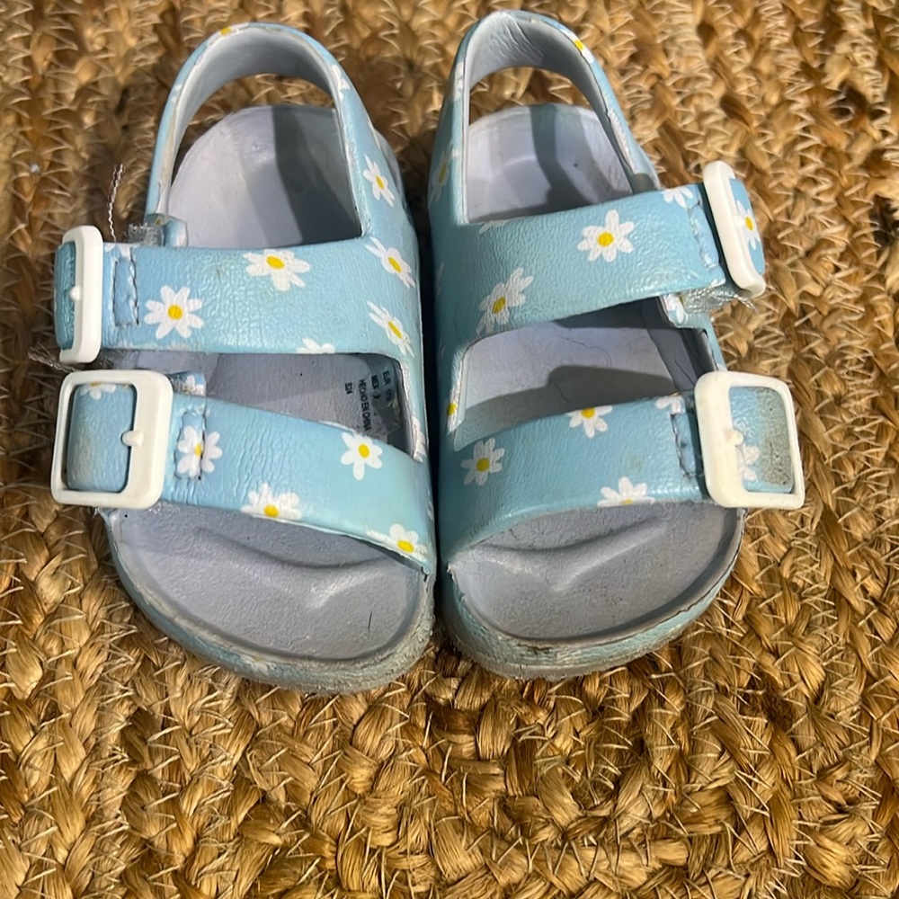 Cute Daisy Sandals